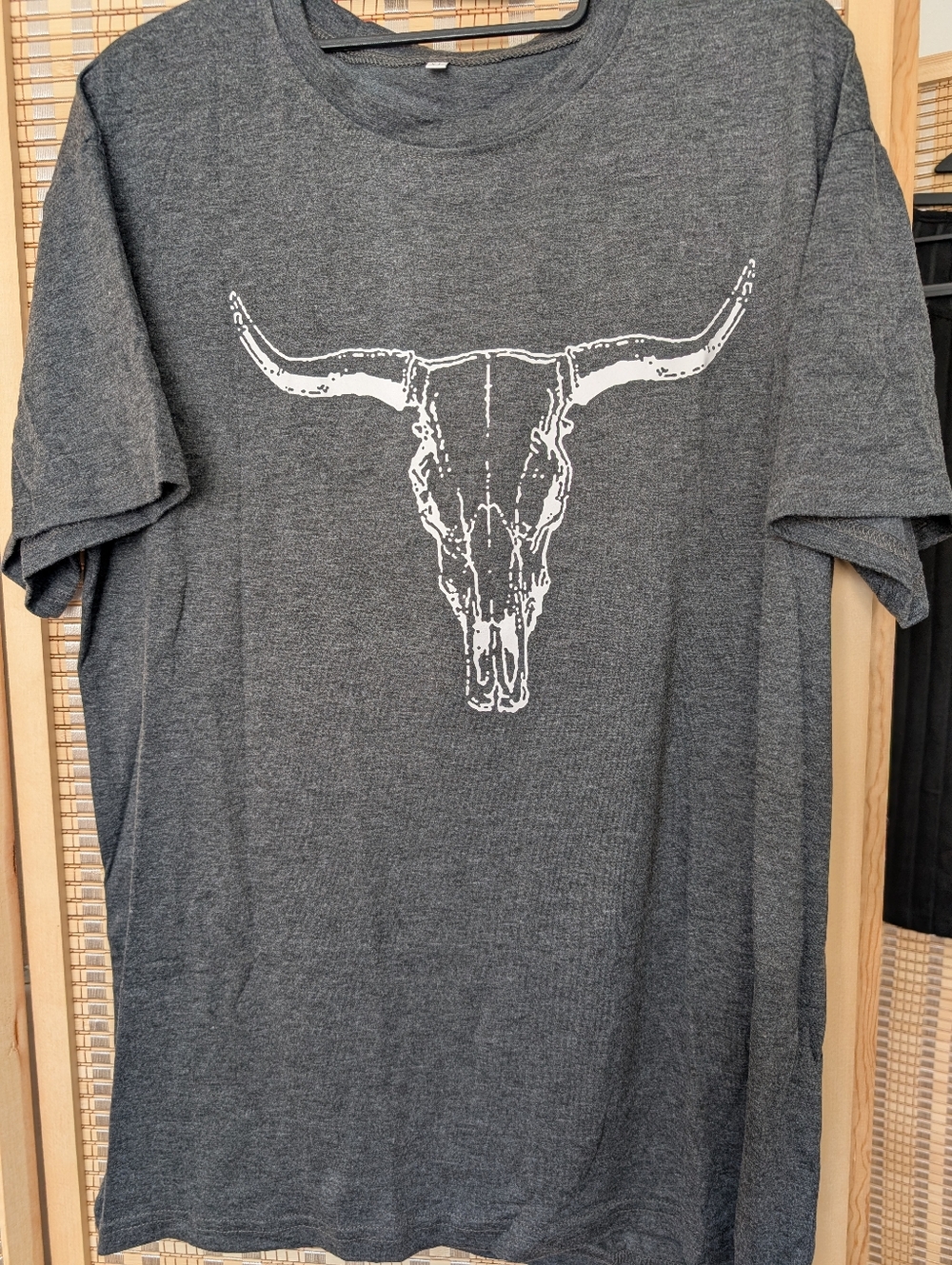 Unisex Charcoal Gray Skull Graphic Tee - Unbranded
